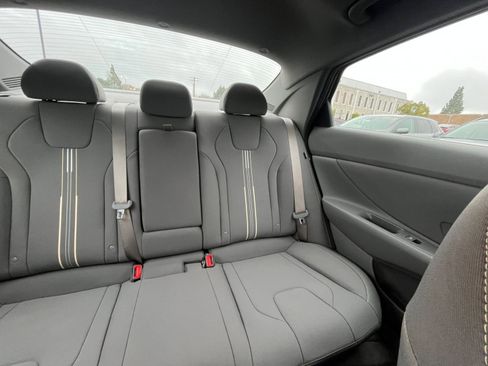 Used 2025 Hyundai Elantra SEL image 35