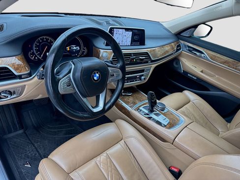 Used 2018 BMW 750i xDrive AWD/4WD image 7