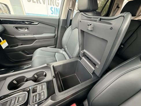 Used 2025 Honda Pilot EX-L image 27