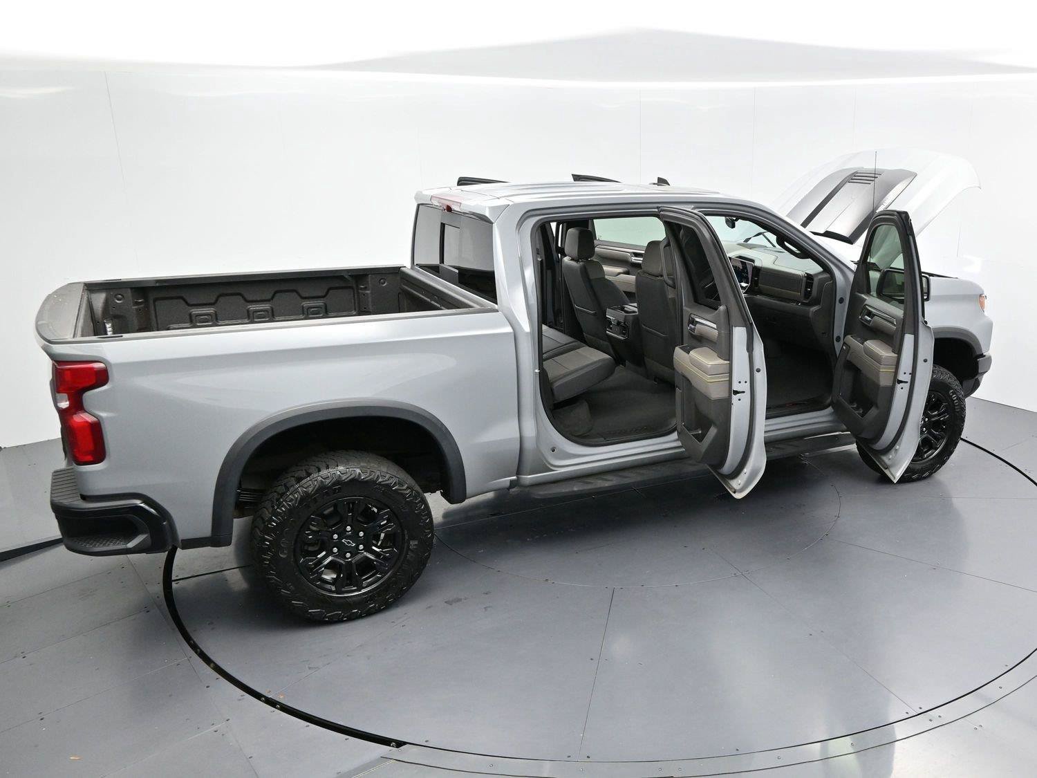 Used 2024 Chevrolet Silverado 1500 ZR2 w/ Technology Package AWD/4WD image 38