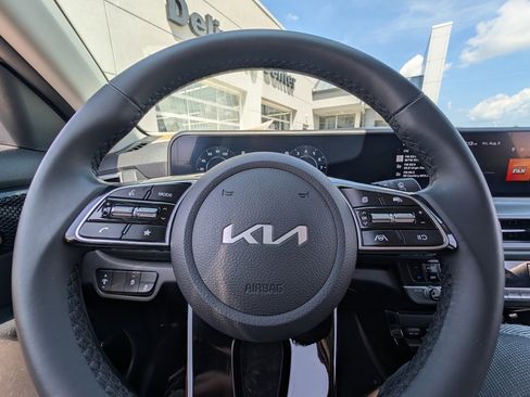 Used 2024 Kia Seltos EX image 19