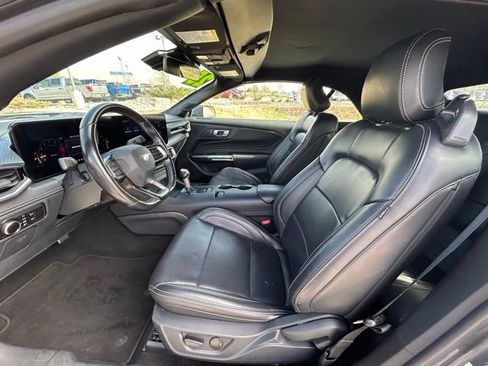 Used 2025 Ford Mustang Premium RWD image 8