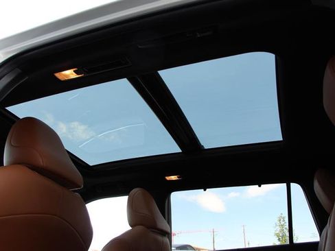 Used 2020 Toyota Highlander Platinum image 22