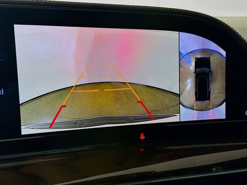 Used 2023 Cadillac Escalade Sport Platinum w/ LPO, ONYX Package image 17