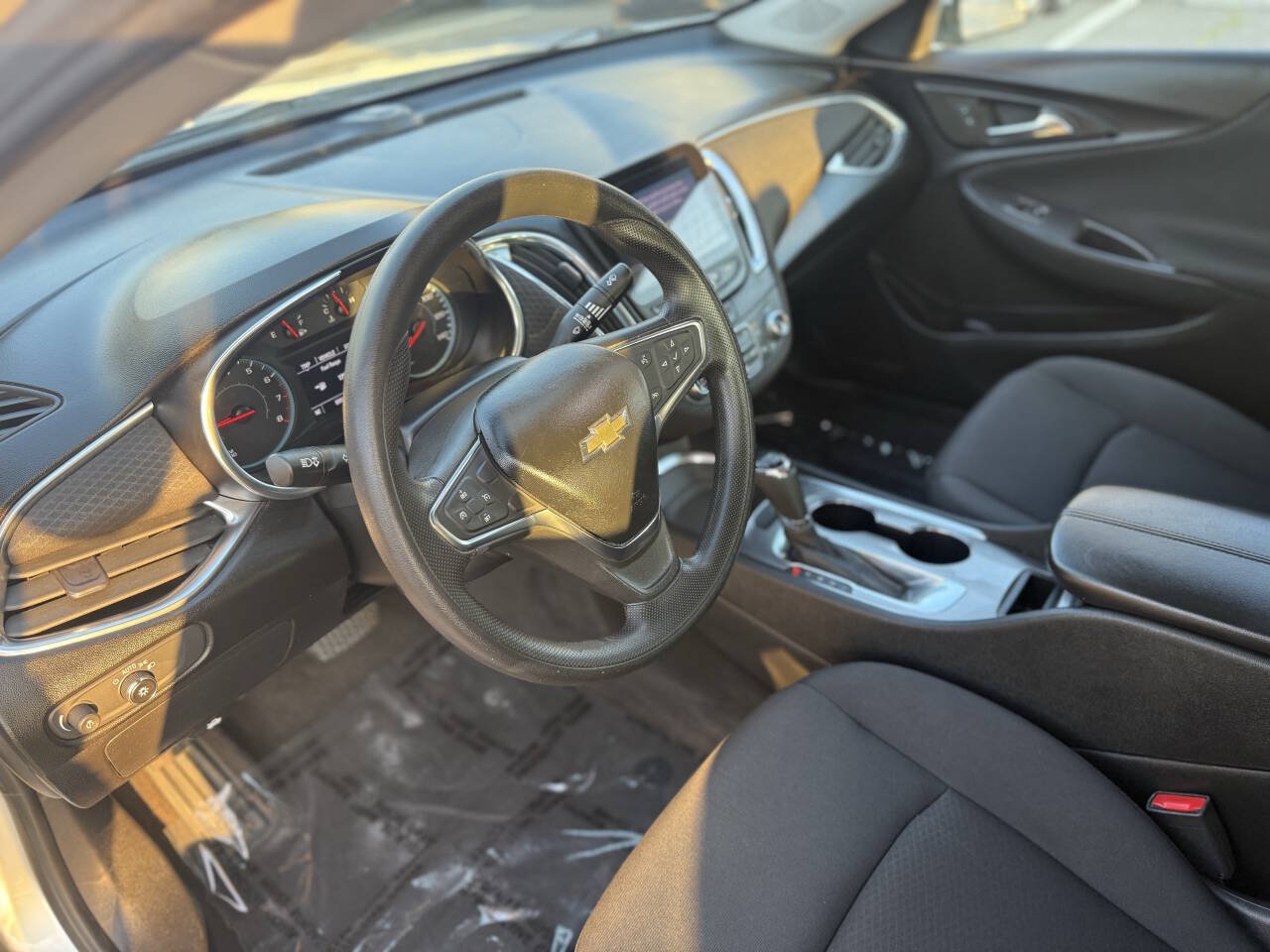 Used 2020 Chevrolet Malibu LT FWD image 11