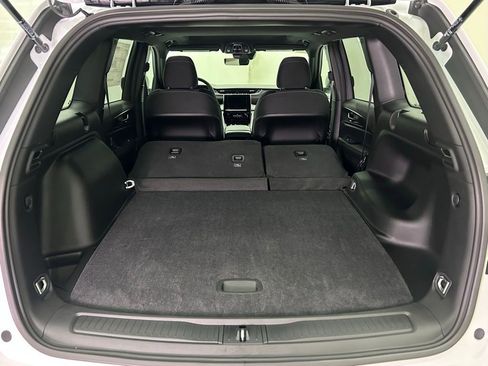 New 2025 Jeep Grand Cherokee Laredo X image 12