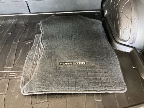 Used 2023 Subaru Forester Limited image 31