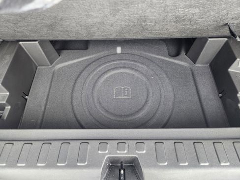 Used 2023 GMC Terrain SLE w/ Driver Convenience Package image 11