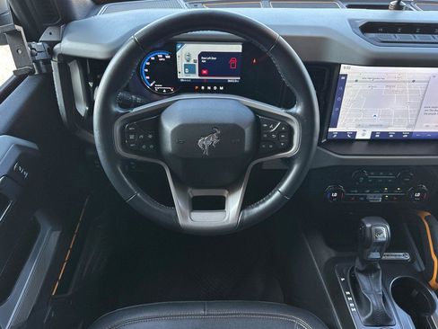 Used 2023 Ford Bronco Badlands w/ Sasquatch Package image 14