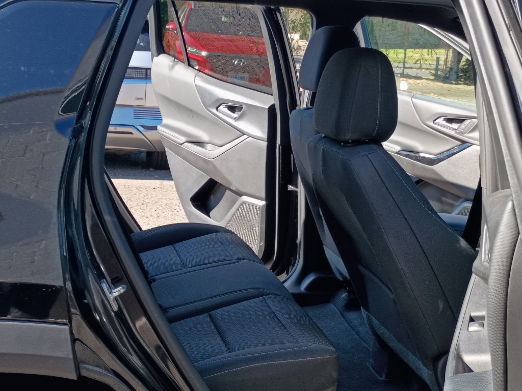 Used 2026 Chevrolet Equinox LT AWD/4WD image 18