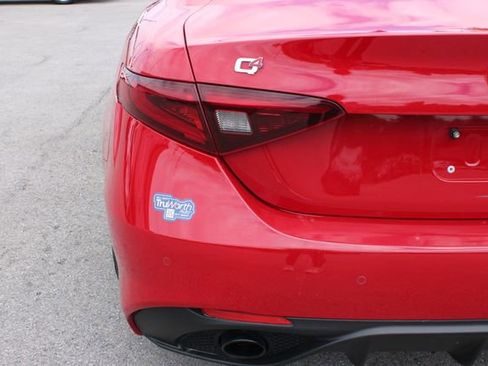 Used 2022 Alfa Romeo Giulia Veloce AWD/4WD image 39