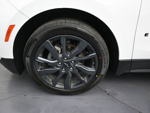 Used 2023 Chevrolet Equinox RS FWD image 9