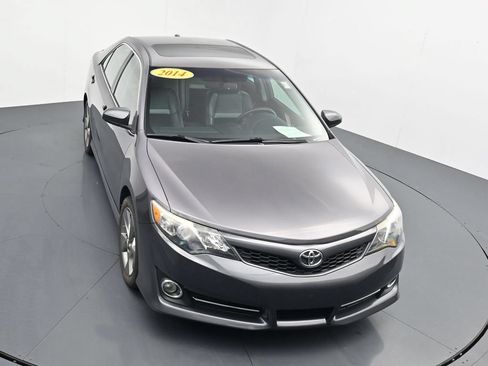 Used 2014 Toyota Camry SE w/ Leather Package FWD image 24
