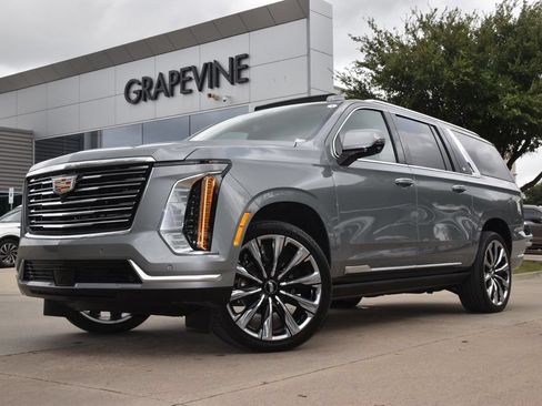Used 2025 Cadillac Escalade ESV Premium Luxury Platinum AWD/4WD image 2