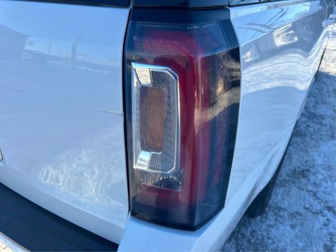 Used 2018 GMC Yukon XL SLT w/ Open Road Package image 23