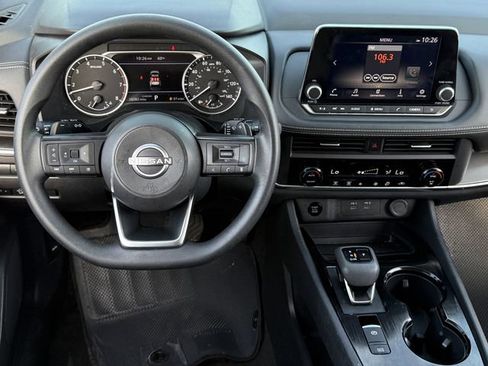 Used 2024 Nissan Rogue SV image 12