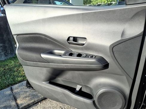 New 2025 Nissan Kicks Play S image 6