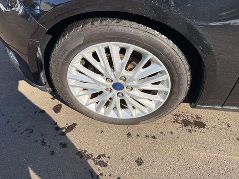 Used 2017 Ford Focus Titanium w/ Titanium Technology Package image 14