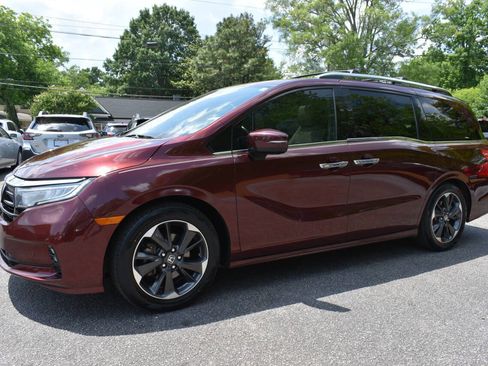 Used 2021 Honda Odyssey Elite image 2