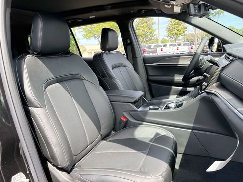 New 2026 Jeep Grand Cherokee L Limited AWD/4WD image 28