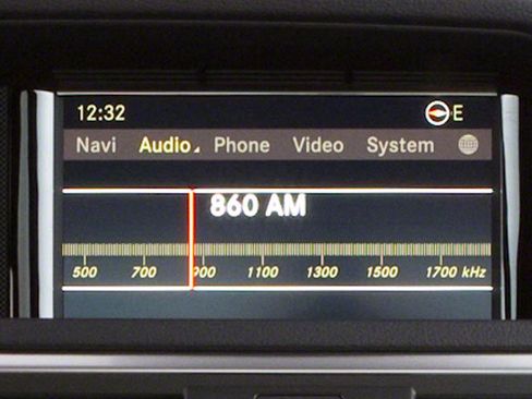 Used 2010 Mercedes-Benz E 350 4MATIC Sedan image 20