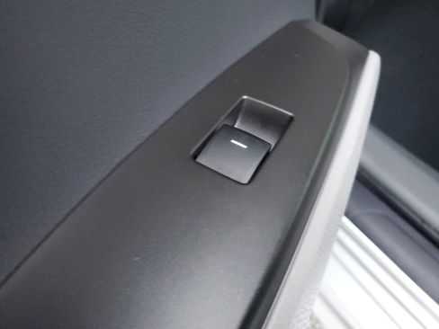 Used 2024 Toyota Camry SE image 13