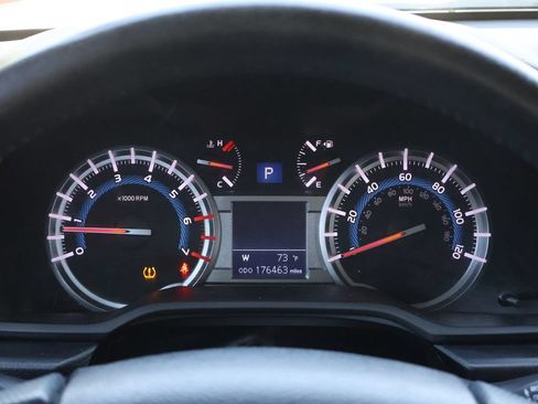 Used 2018 Toyota 4Runner SR5 Premium AWD/4WD image 25