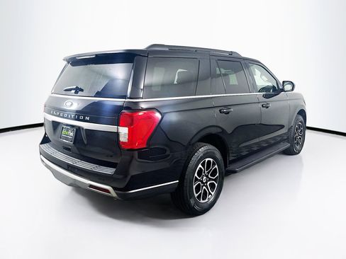 Used 2024 Ford Expedition XLT image 9