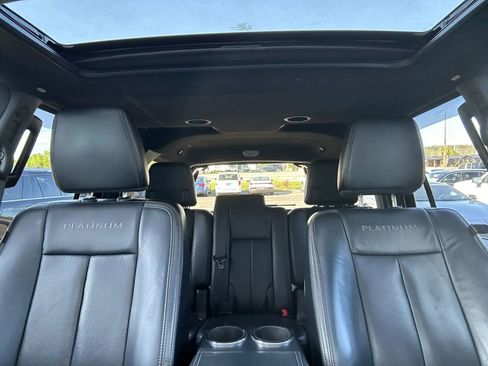 Used 2017 Ford Expedition Platinum image 16
