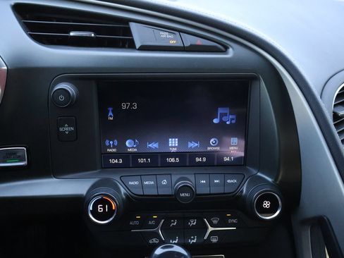 Used 2019 Chevrolet Corvette Stingray Coupe w/ 1LT RWD image 24