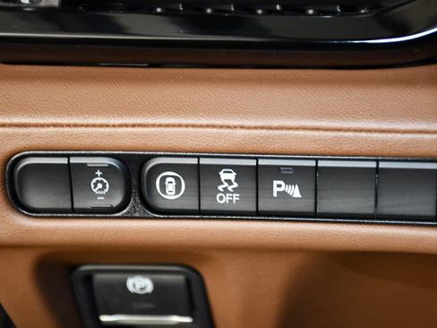 Certified 2025 Acura MDX SH-AWD w/ Technology Package image 35