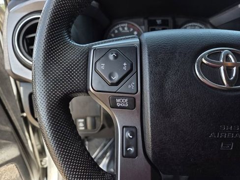 Used 2022 Toyota Tacoma TRD Off-Road AWD/4WD image 23