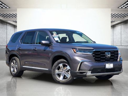 Used 2025 Honda Pilot EX-L image 2