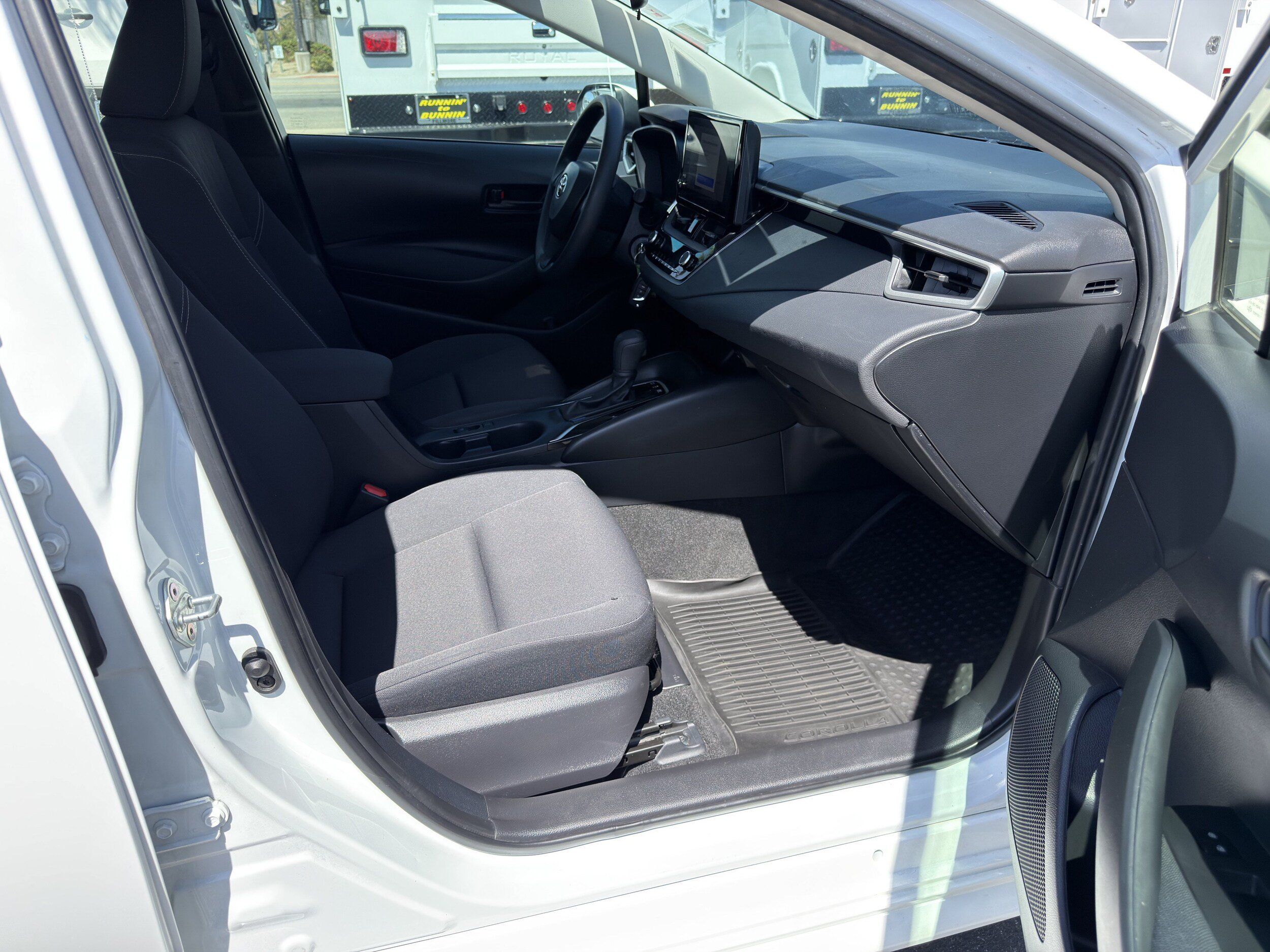 Used 2024 Toyota Corolla LE FWD image 10