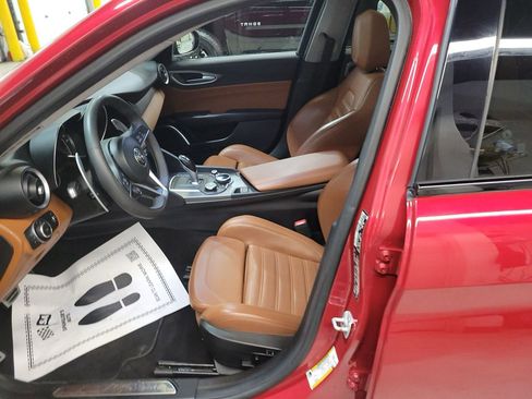 Used 2018 Alfa Romeo Giulia Ti Sport w/ Quick Order Package 22S Sport image 5