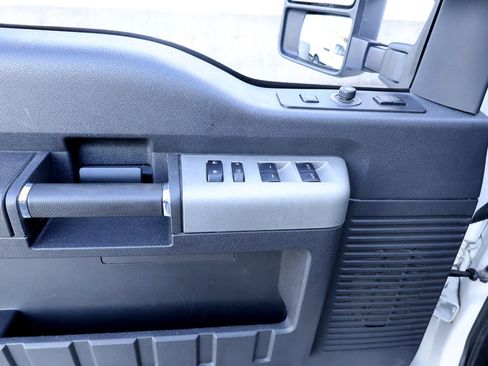 Used 2016 Ford F250 Lariat w/ Lariat Ultimate Package image 31