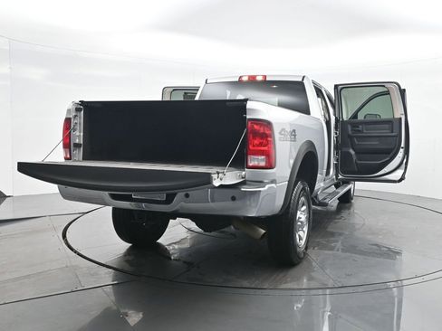 Used 2018 RAM 2500 Tradesman w/ Chrome Appearance Group image 36