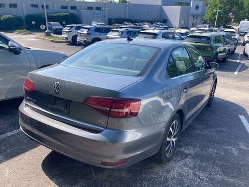 Used 2018 Volkswagen Jetta SE FWD image 6