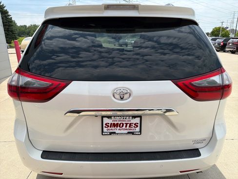 Used 2020 Toyota Sienna Limited Premium AWD/4WD image 7