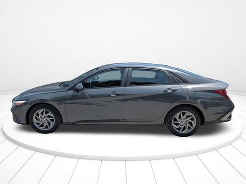 Used 2024 Hyundai Elantra SEL FWD image 7