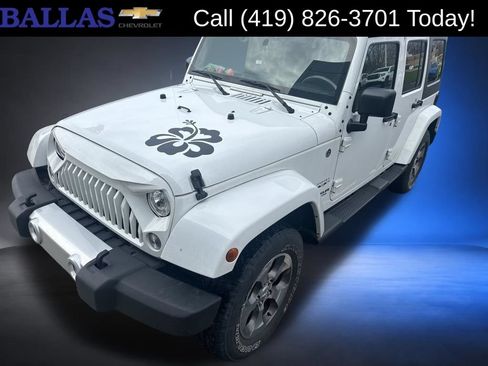 Used 2017 Jeep Wrangler Unlimited Sahara w/ Dual Top Group AWD/4WD image 1