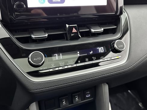 Used 2023 Toyota Corolla Cross XLE w/ Convenience Package image 23