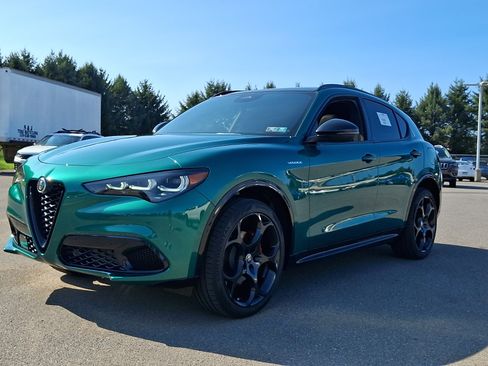 New 2026 Alfa Romeo Stelvio Sprint AWD/4WD image 3