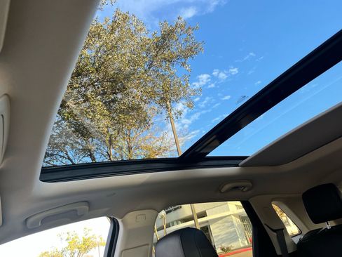 Used 2017 Cadillac XT5 Luxury w/ Driver Awareness Package image 32