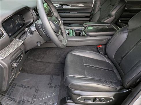 Used 2022 Jeep Wagoneer Series II w/ Premium Group I image 17