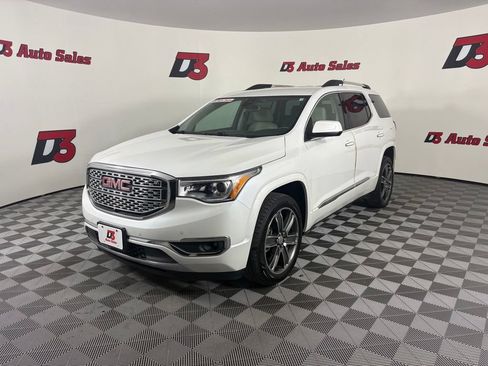 Used 2019 GMC Acadia Denali w/ Technology Package FWD image 1