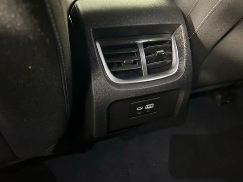 Used 2025 Chevrolet Blazer LT image 16