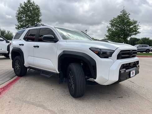 Used 2025 Toyota 4Runner SR5 image 4