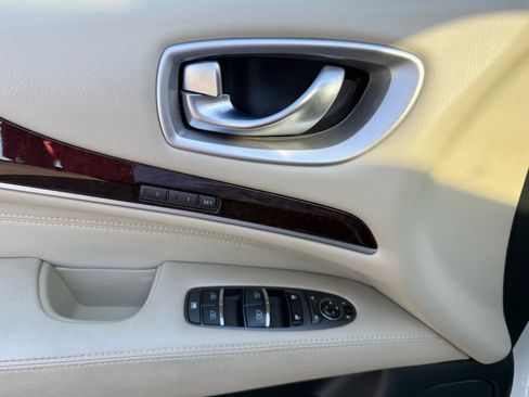 Used 2019 INFINITI QX60 Luxe w/ Sensory Package image 16