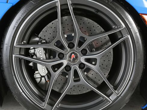 Used 2018 McLaren 720S Performance RWD image 6
